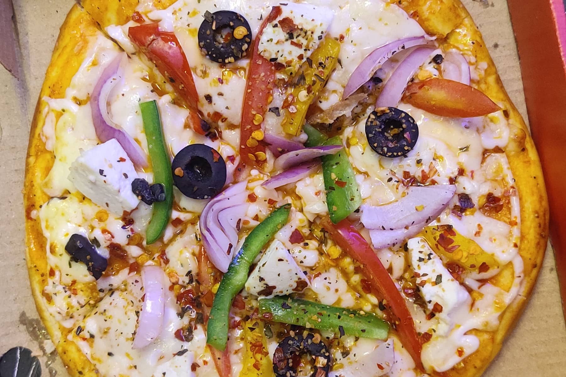 cheese supreme pizza