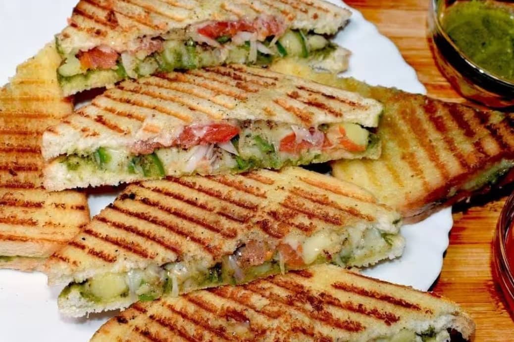 Veg Cheese Grilled Sandwich 4 pcs