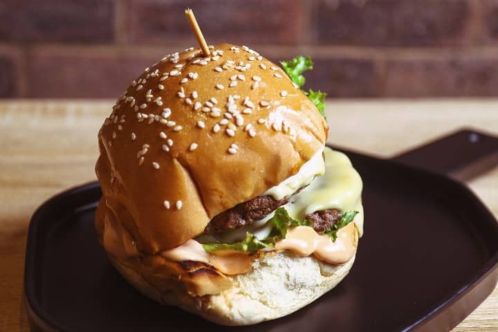03 Classic Burger