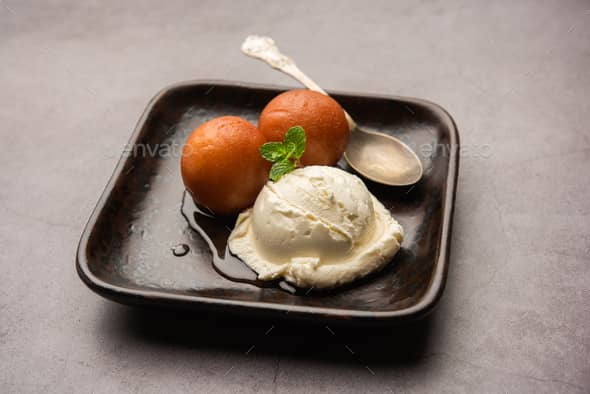 Gulab Jamun With Ice Cream