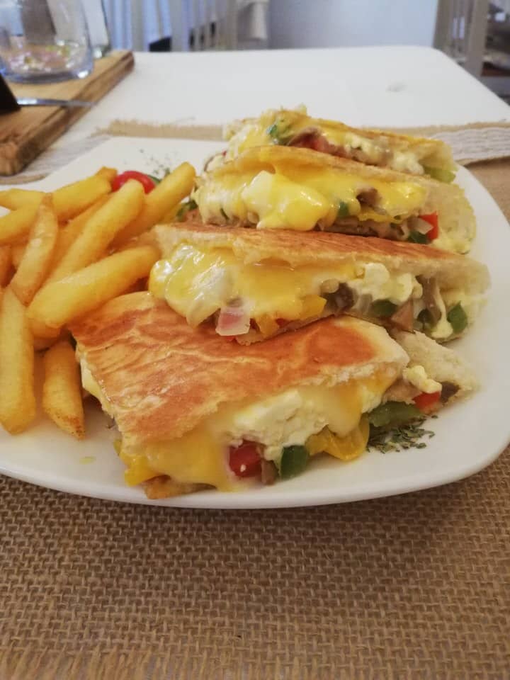 3 Cheese & Peppers