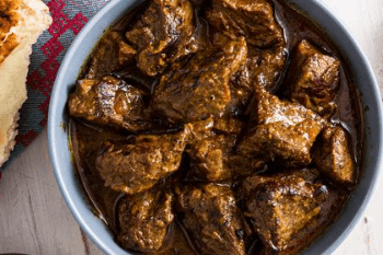 Beef with curry sauce