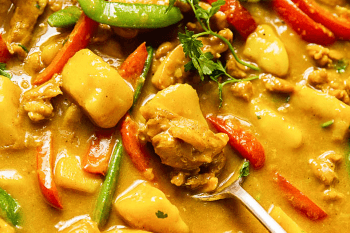 Chicken in curry sauce