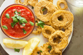 Calamari in mushroom sauce