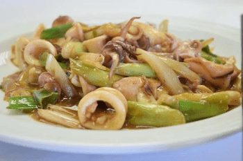 Calamari with ginger & spring onions