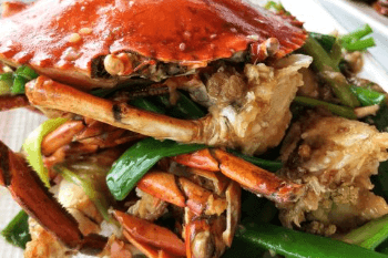Crab with ginger & spring onions