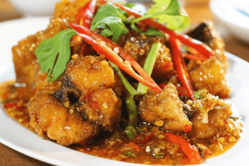 Deep fried fish, chili & black sauce