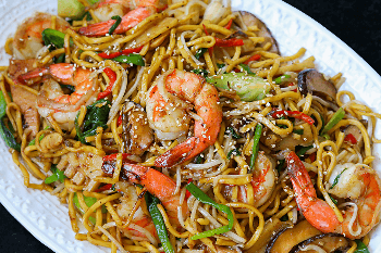 Chowed mein noodles, shrimp