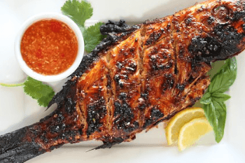 Grilled whole Fish with Garlic Lime sauce