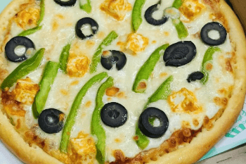 Peri Peri Paneer Pizza