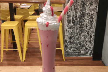 Juicy Strawberry Shake