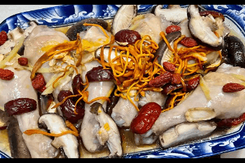 Steamed Village Chicken with Cordyceps Flower