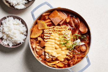 Boodae Jjigae Spicy Sausage Stew with Rice (for 2 people)