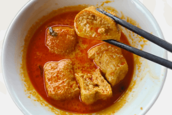 S05 CURRY TOFU PUFF 咖哩豆卜