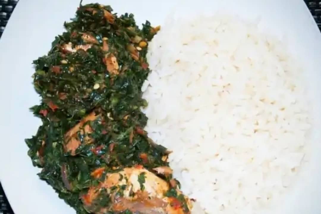 white rice and vegetables sauce
