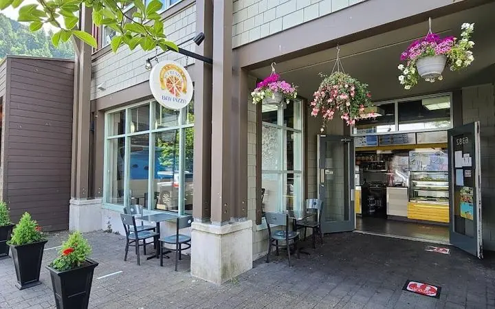 Fresh Bay Pizza in Canada, a FoodChow restaurant website case study