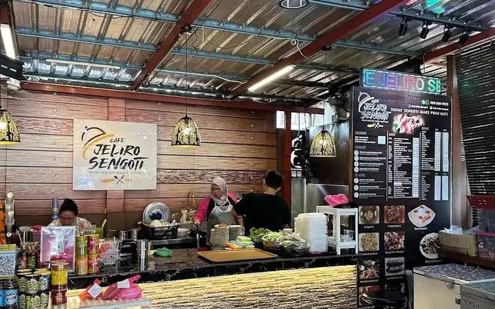 Cafe Jeliro Sengoti kitchen counter in Ampang, Malaysia, a FoodChow cafe online ordering and POS customer