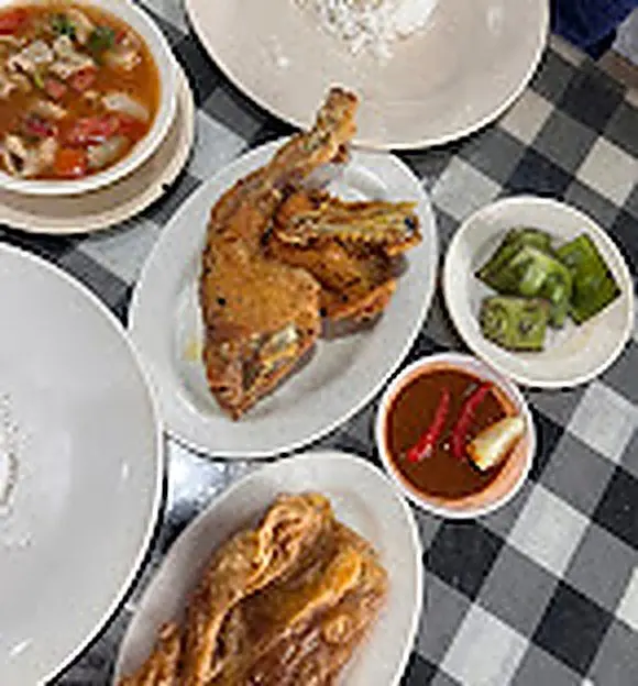 Fried fish, soup and sambal at Cafe Jeliro Sengoti