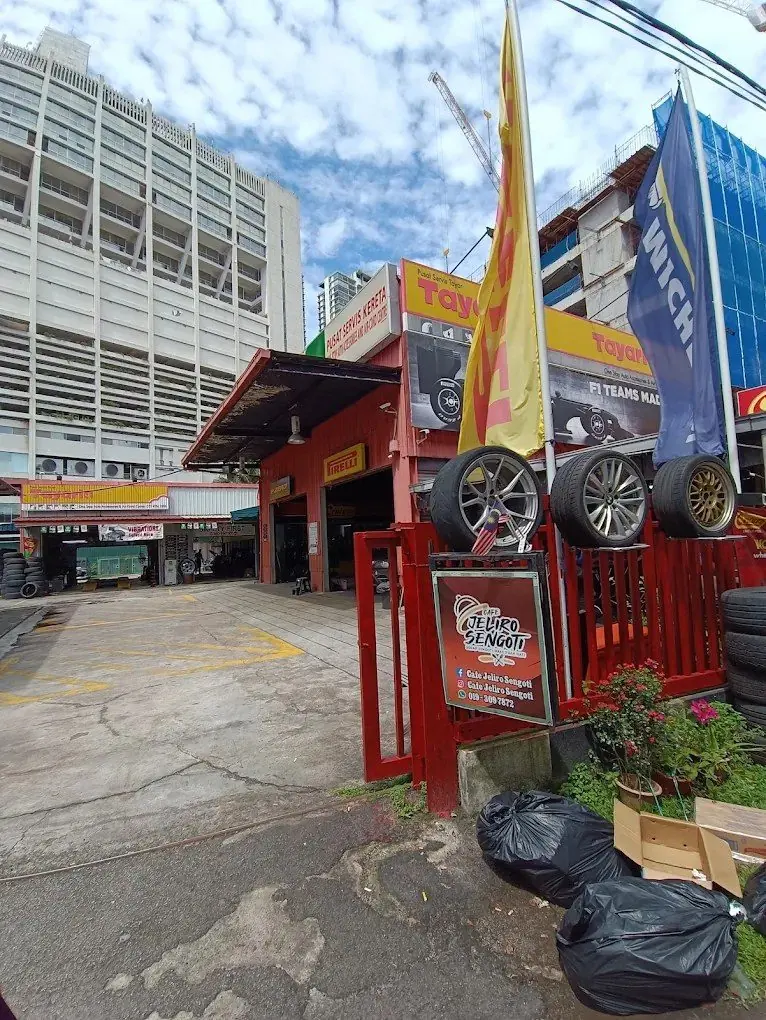 Cafe Jeliro Sengoti signboard at the entrance on Jalan Ulu Klang, Ampang, Malaysia